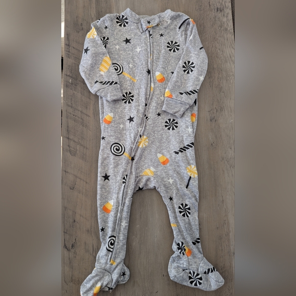 Halloween Themed Baby Onesies Set Size 6-9 Months - Picture 7 of 8